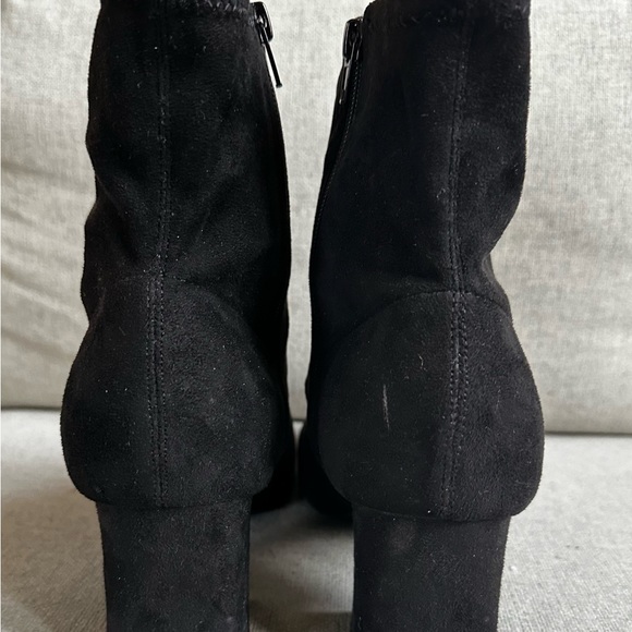 Black Womens block heel booties - Picture 2 of 3